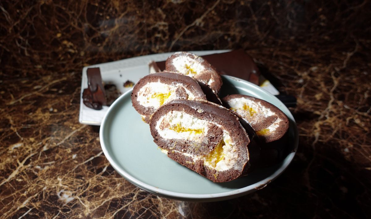 Восхитительный бисквитный рулет с апельсиновым конфитюром без сахара