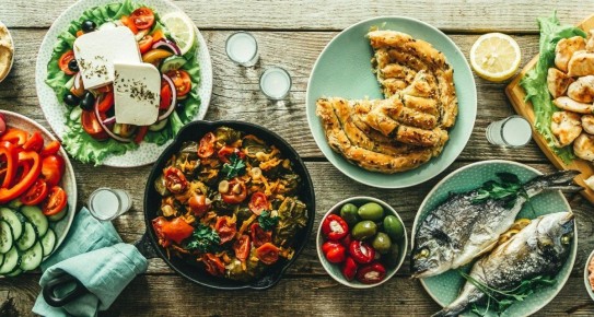 Что стоит попробовать в греческой кухне: 4 основных ингредиента для истинного вкуса