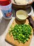 Слоистые лепешки с зеленым луком: нежность и вкус в каждом кусочке