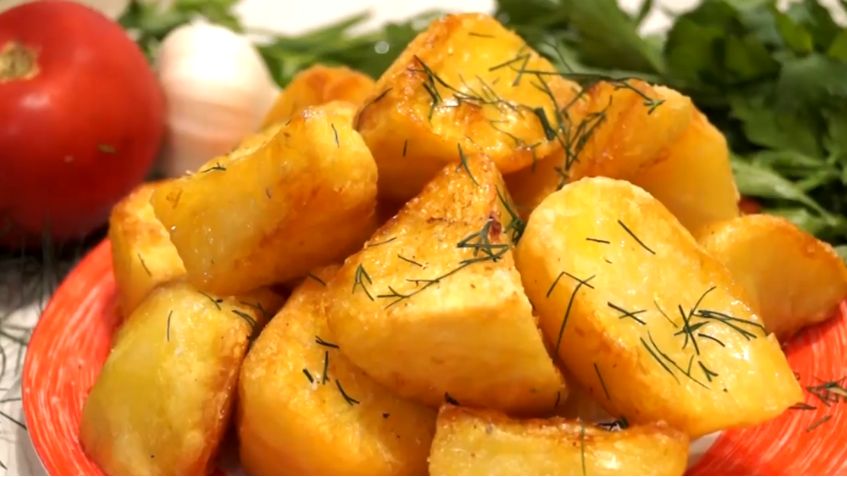 Необычный способ запеченного картофеля, который обязательно стоит попробовать