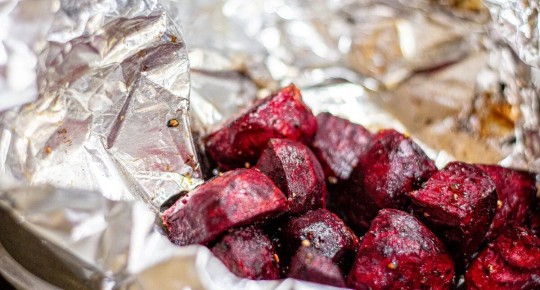 Необычные способы запечь свеклу так, чтобы она осталась яркой и вкусной