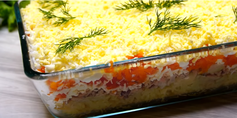 Кулинарная классика: как приготовить салат 'Мимоза' по бабушкиному рецепту