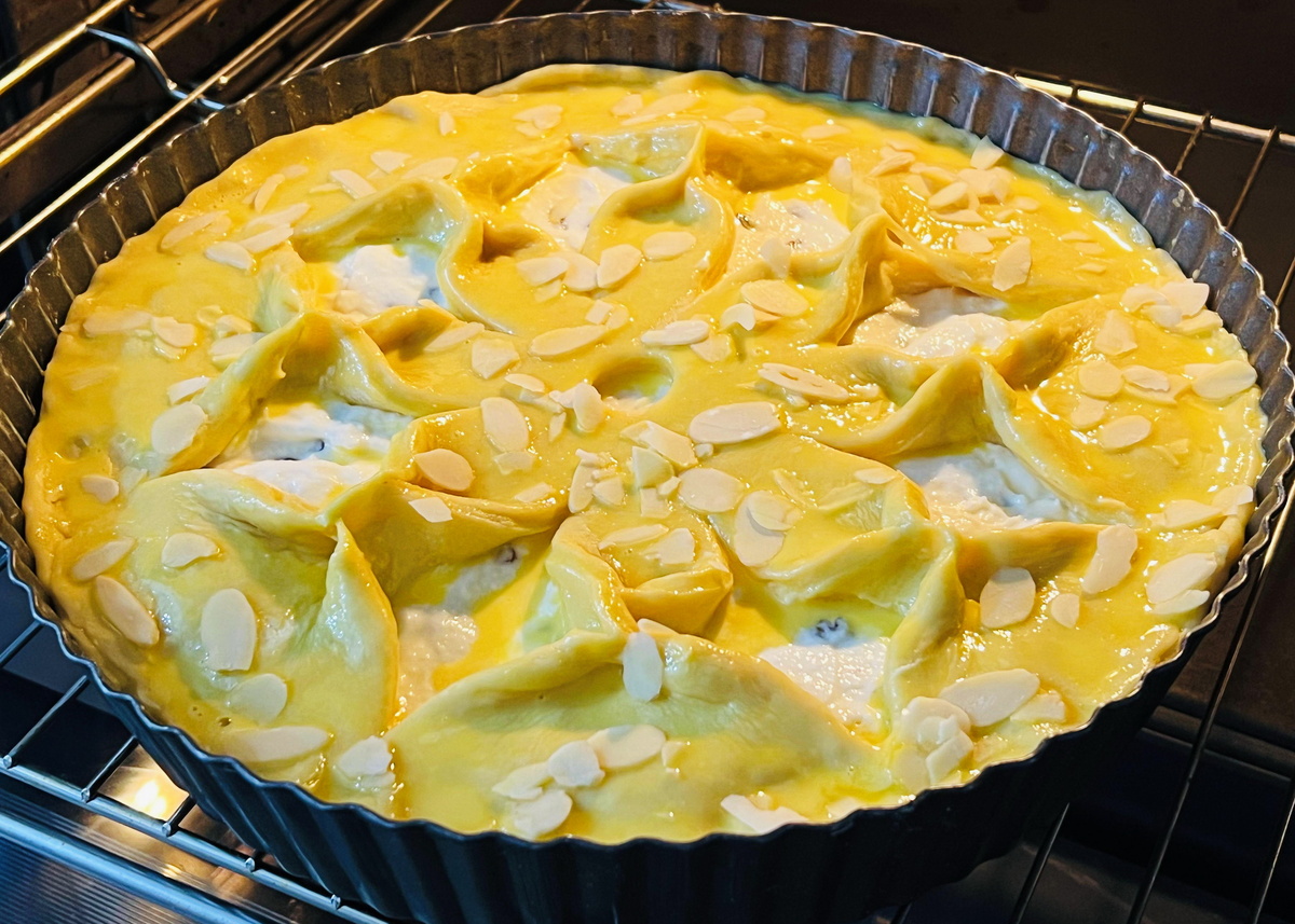 Вкусный яблочный пирог с творожной начинкой для любого повода