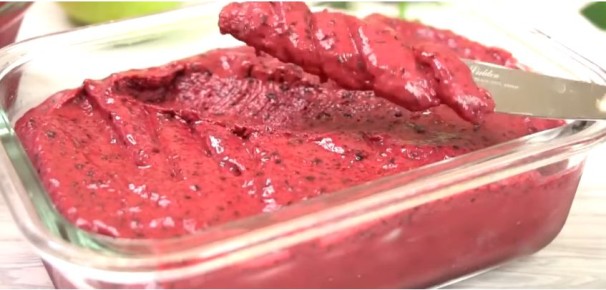 Простой и быстрый десерт из замороженных ягод для всей семьи