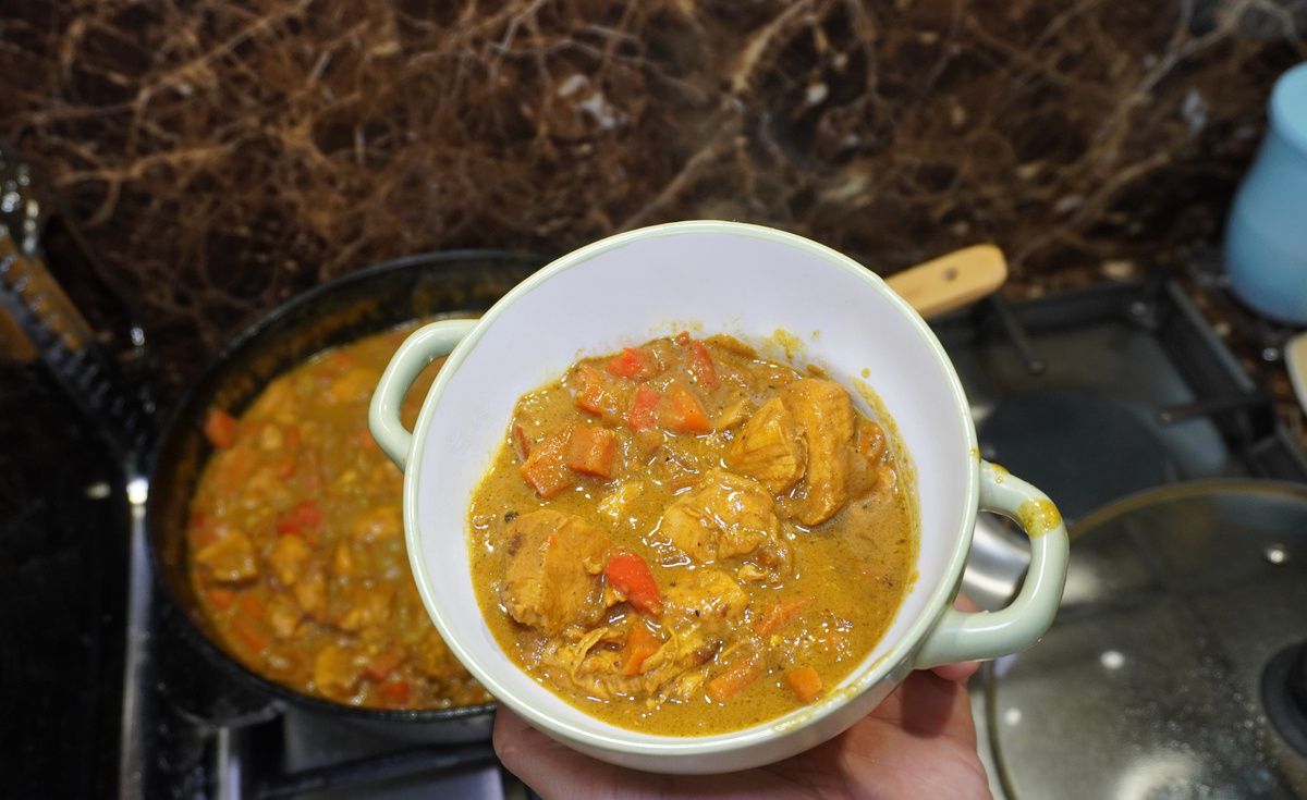 Карри с курицей и овощами