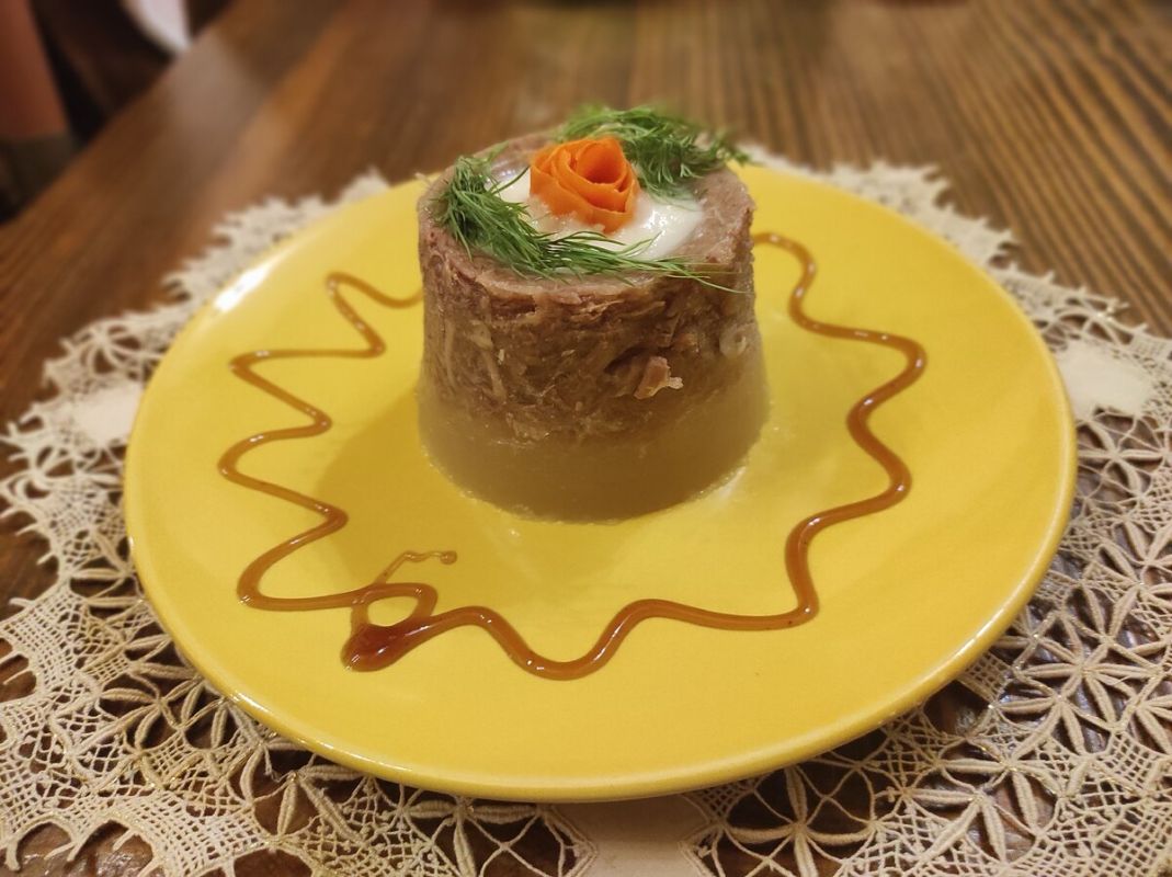 Как приготовить идеальный холодец из свиных ножек и говядины