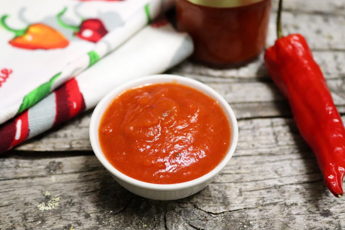 Айвар: Знакомьтесь с оригинальным балканским деликатесом из запеченных перцев