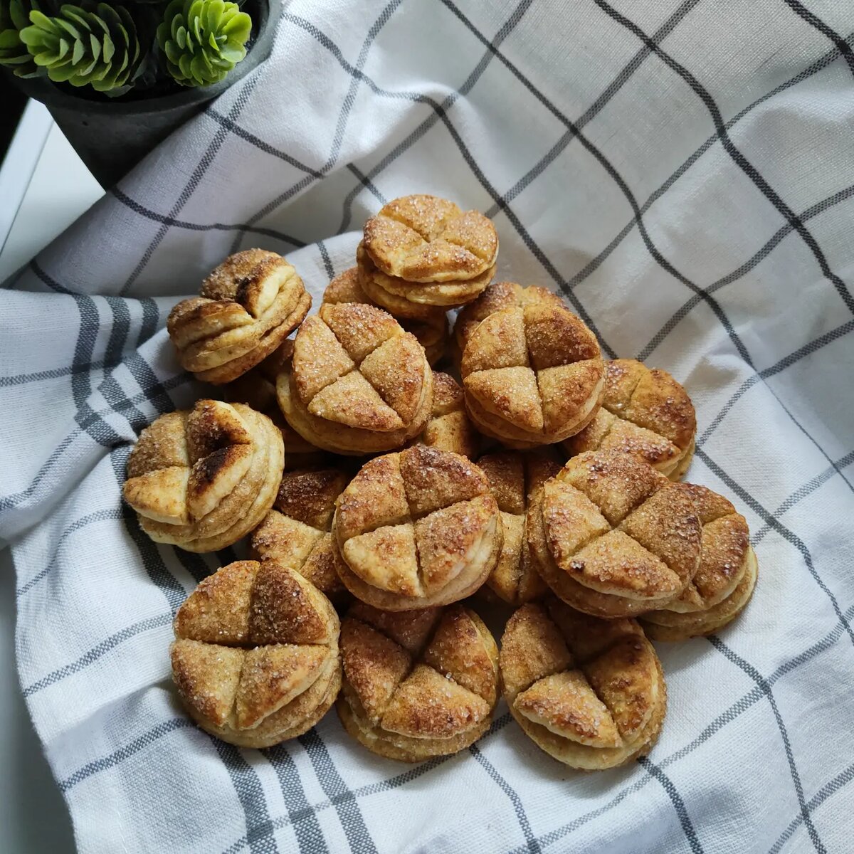 Творожное печенье с корицей: легко и быстро