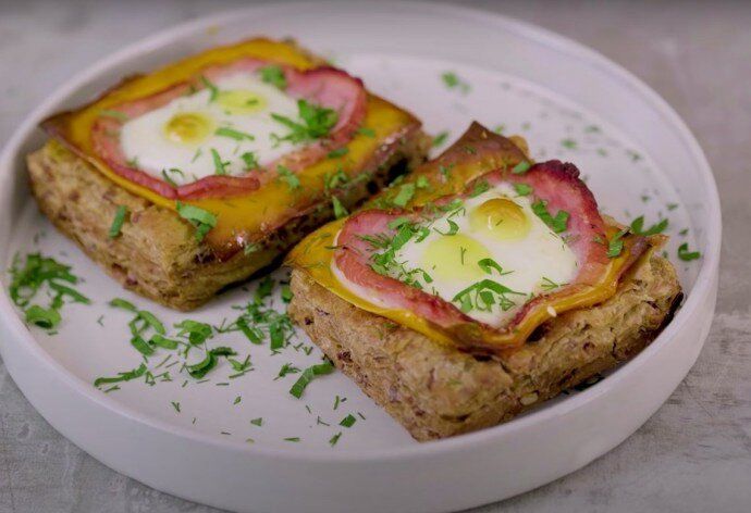 Яичница в булочке