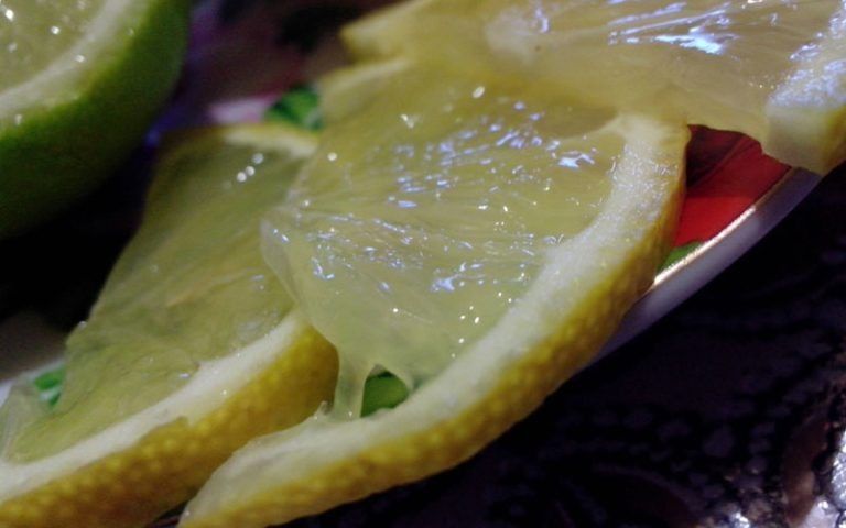 Как вода с лимоном по утрам может изменить ваше здоровье: мифы и реальность