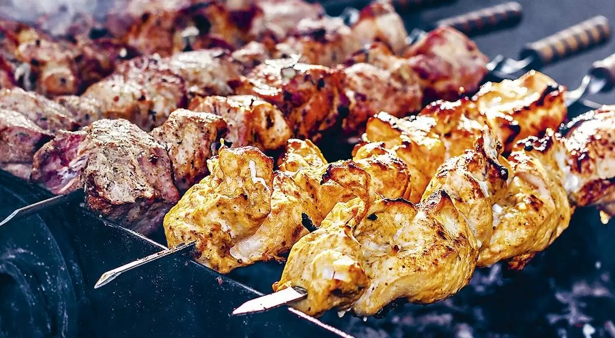 Как выбрать напитки к шашлыку: советы для идеального пикника