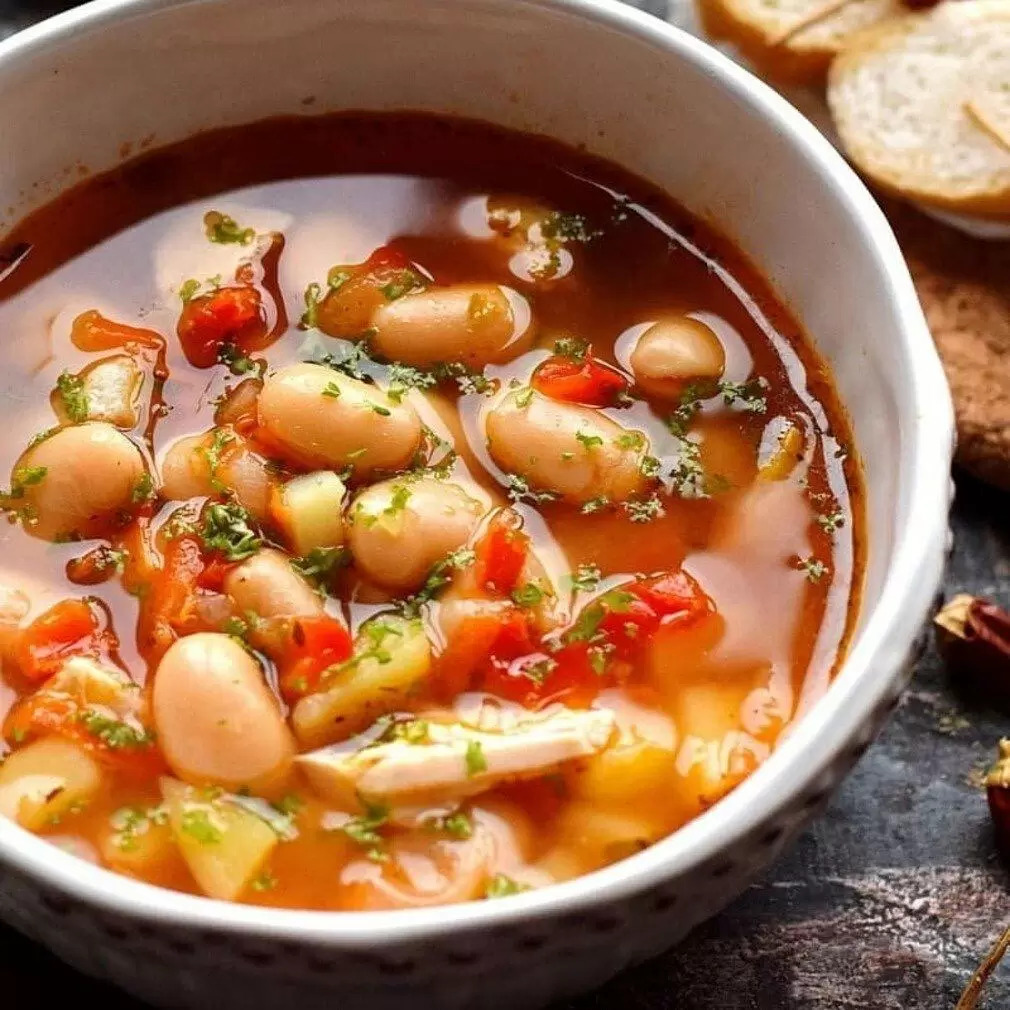 Томатный суп с фасолью: взрыв вкусов и здоровье в каждой ложке