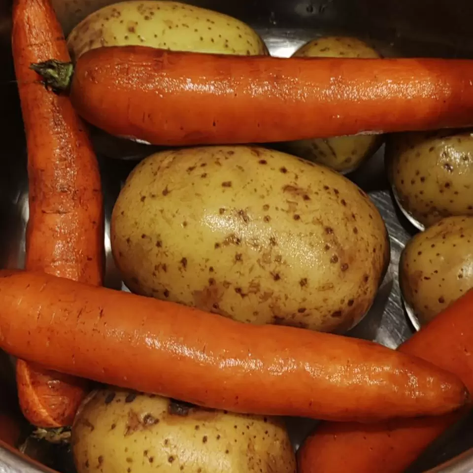 Салат «Оливье» с яблоком