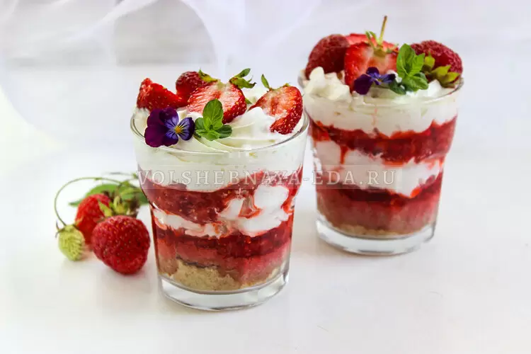 Идеальный летний десерт: клубника со сливками для сладкоежек
