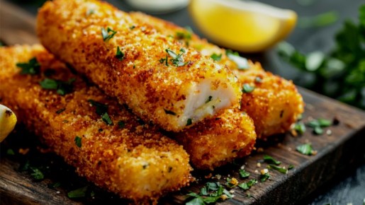 Вкус детства: как приготовить хрустящие рыбные палочки дома