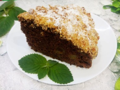 Нежный шоколадный пирог с черешней: впечатляющий десерт для любого случая