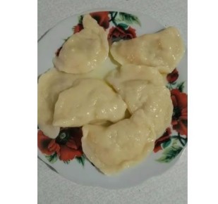 Вареники с картошкой, луком и чесноком