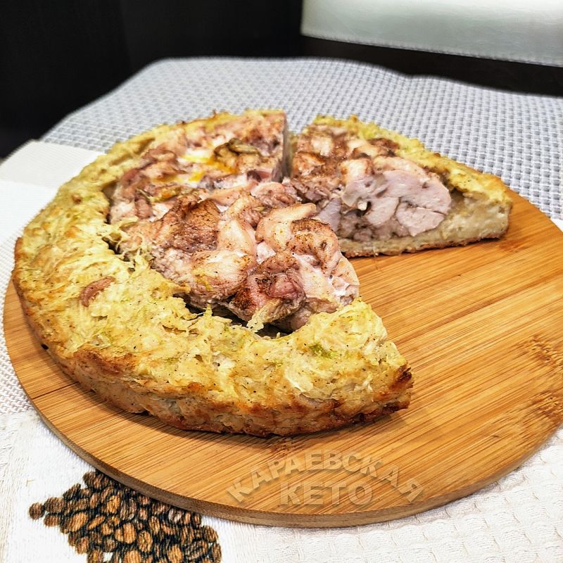 Кулинарная находка: капустный пирог с курицей для гурманов и приверженцев кето-диеты