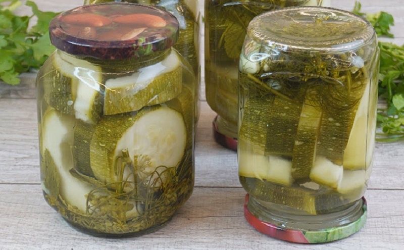 Неожиданная закуска: хрустящие маринованные кабачки на зиму
